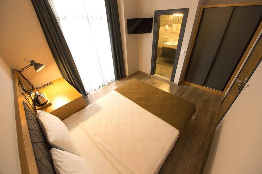 Big Point Plus Hotel Biga Экстерьер фото